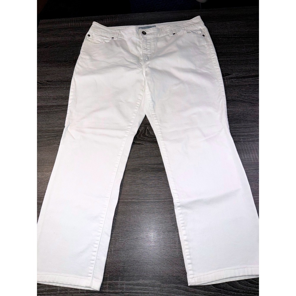 Chicos Platinum Denim‎ White Straight Leg Jeans Womens 2.5 Mid Rise Stretch